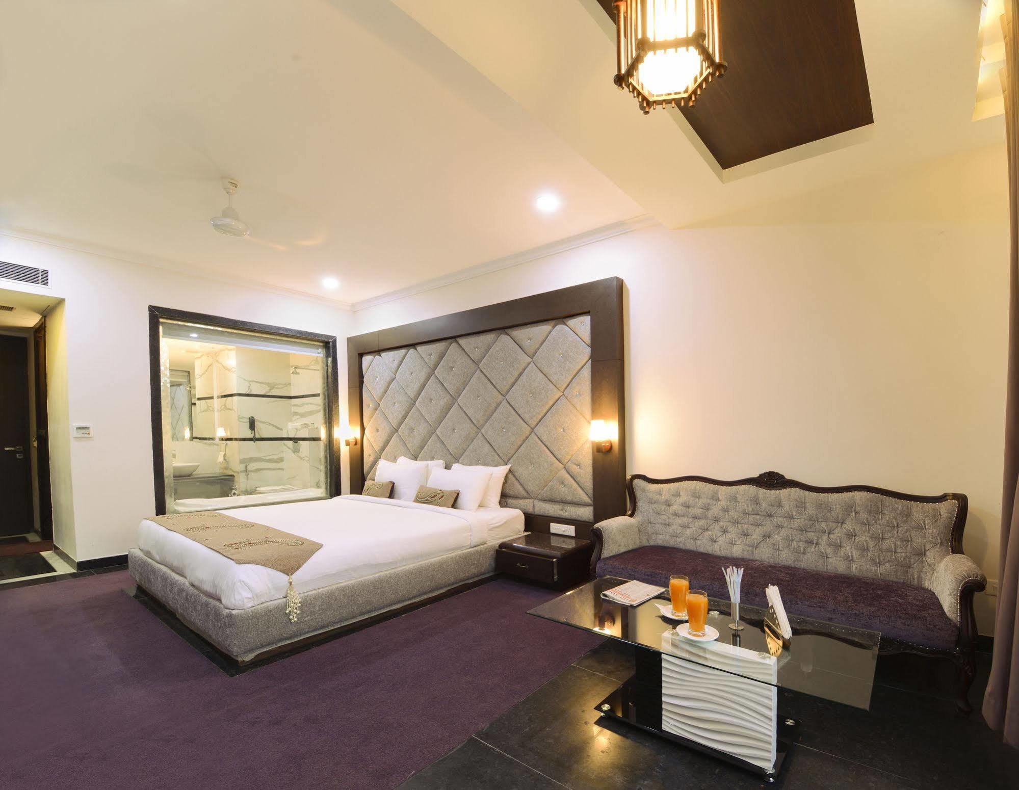 Hotel Crimson Palace Agra  Exterior foto